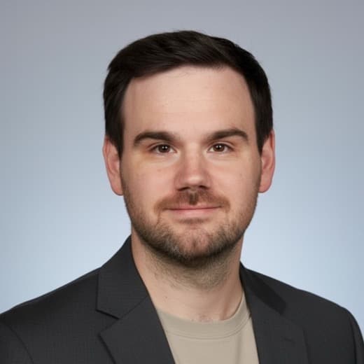 Portrait of Oliver Holzer